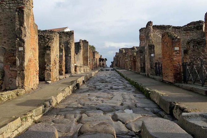 Skip the Line Private Pompeii Guided Tour - Igor Mitoraj’s Monumental Sculptures: Modern Art Inside Ancient Space