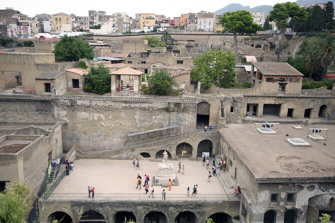 Skip-the-Line Ticket for Herculaneum Ruins - What you get with this ticket: houses, frescoes, waterfront, public buildings