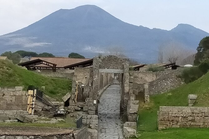 Small-Group Tour in Pompeii with a Real Archeologist, ticket included - Stop 3: The Lupanar—business, rooms, and Roman realism