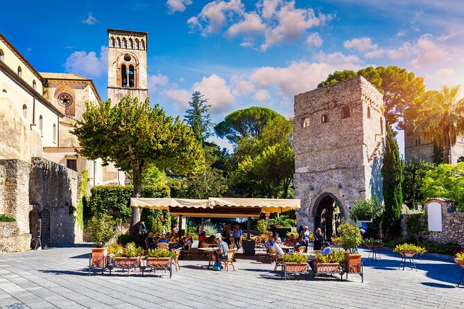 Sorrento and Amalfi Coast Highlights Tour with Limoncello Tasting - Positano: one hour to walk the lanes and reach the sea