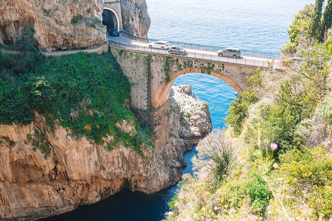 Sorrento and Amalfi Coast Highlights Tour with Limoncello Tasting - Tordigliano Belvedere: a 5-minute photo stop with Li Galli magic
