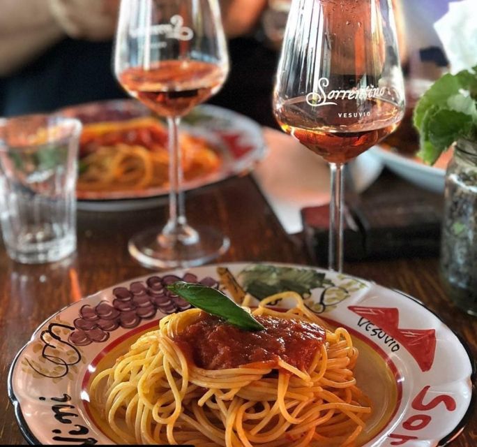 Sorrento: Pompeii Tour with guide, ticket & lunch included - From Sorrento to Pompeii: a full day that stays organized