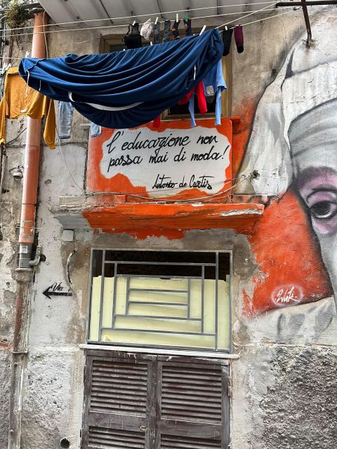 Street art tour of the Spanish Quarters & Maradona idol - Maradona murals and 200+ icon portraits in the Quartieri Spagnoli