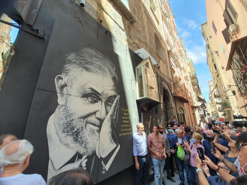 Street art tour of the Spanish Quarters & Maradona idol - Photography and comfort tips for a short, mural-heavy walk