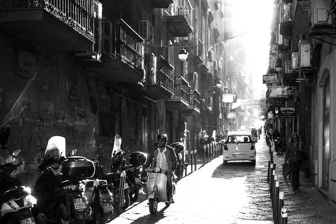 Street Food Tour in Naples - The history lesson you actually remember