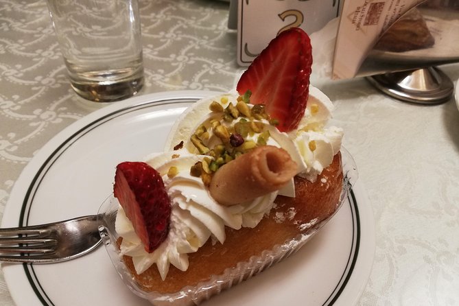 Tasty Ancient Naples & San Gregorio Armeno Food, Wine and Sightseeing Tour - Piazza del Plebiscito to Gambrinus: Royal Palace views and a dessert finish