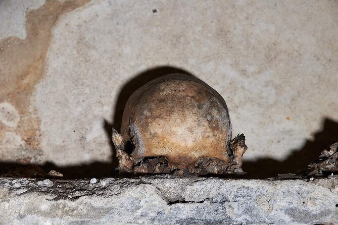 The Mystery of Naples Saga: The Skull with ears - Palazzo Venezia: the short ending in the main historic-center lane