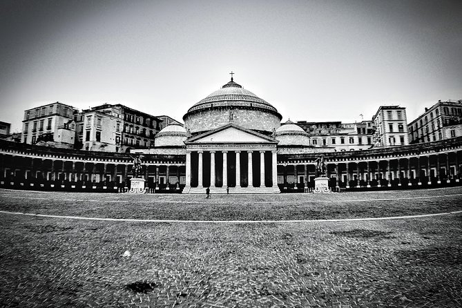 The Perfect Private Walking Tour of Naples with Exclusive Guide - Piazza del Municipio, Neptune’s Fountain, and Castel Nuovo