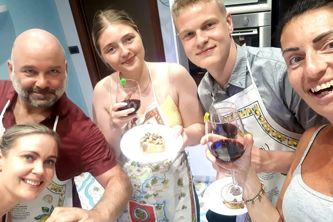 The Ultimate Neapolitan Cooking Class with Local - Meeting at Viale Privato Farnese: what to expect for timing and arrival