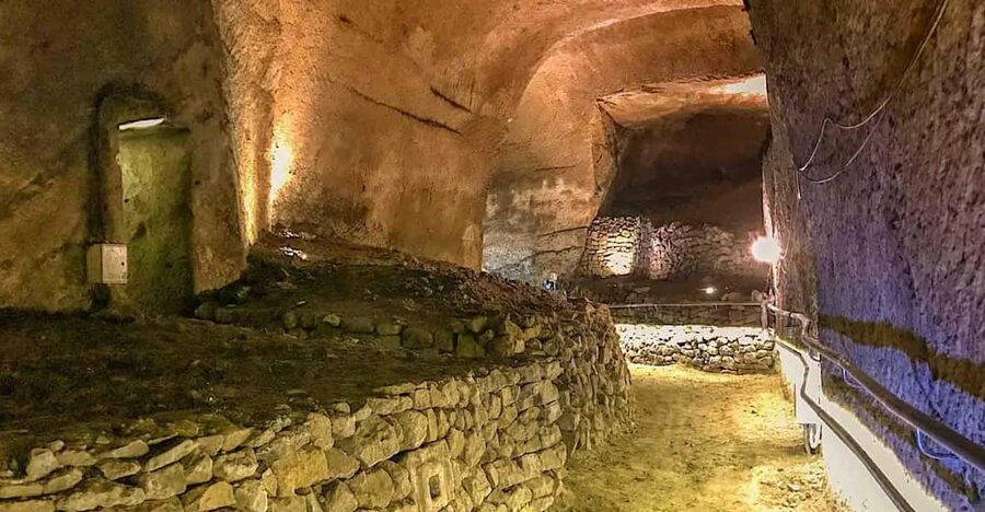 The Underground of Napoli: a Trip to the Hidden City - Neapolis Sotterrata under the Basilica: where Greek and Roman Naples meet