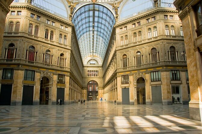 The Unfiltered Street Food & Market Tour of Naples (by Streaty) - Key things that make this Naples tour work