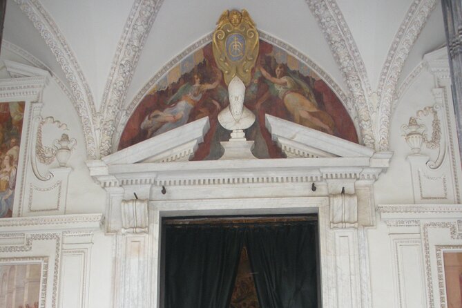 Tour in the Charterhouse of St. Martin and Pedamentina with an art expert - The group format: private up to 12, with mobile tickets in English