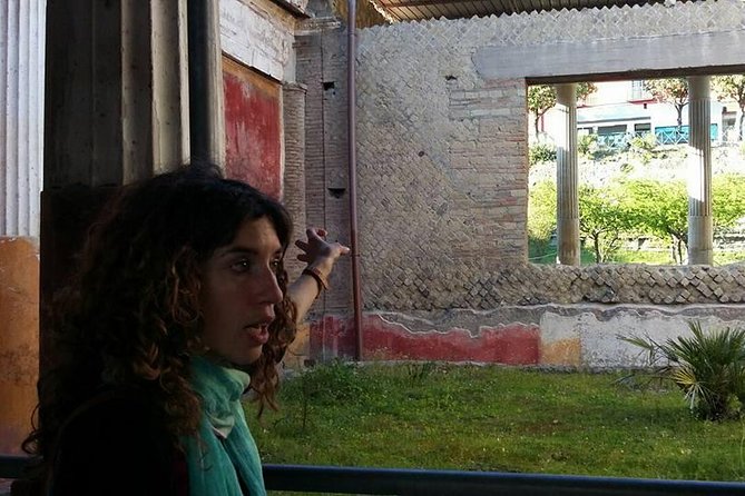 Tour in the villa of Poppea with an archaeologist - The main stop: walking the Villa di Poppea ruins