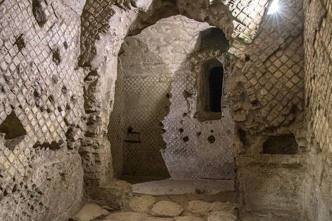 Tour Naples Historical Center and Underground Naples - La Neapolis Sotterrata: the underground museum moment