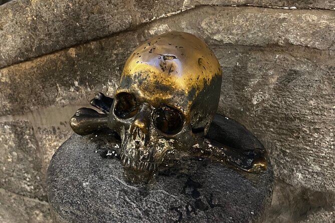Tour of Naples - Via San Gregorio Armeno: Nativity Workshops and the Horn Against Evil Eye