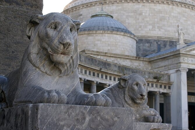 Tour of the Monumental Naples with an art expert - Royal Naples and Street Art in a Single 2.5-Hour Walk