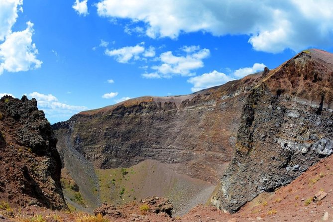 Tour on Vesuvius with wine tasting - Mount Vesuvius from Naples: the tour’s main appeal