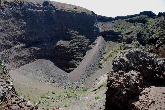 Tour on Vesuvius with wine tasting - The climb to the crater: timing, effort, and what to wear