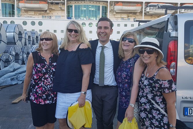 Transfer from Naples area to Sorrento area from 4 to 6 passengers - Door-to-door transfer from Naples to Sorrento