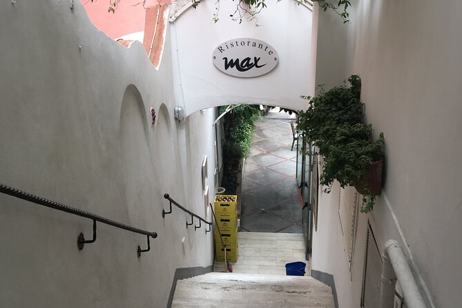 Transfer from Naples to Positano with a stop at Pompeii or Positano to Naples - Pompeii stop for two hours: how to make the most of the 2-hour window