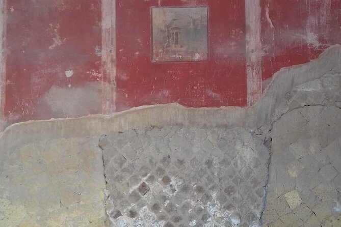 Transfer From Naples Train Station/area to Sorrento 2hr stop in Herculaneum - The mud that froze time: preservation and the famous Pappamonte floor