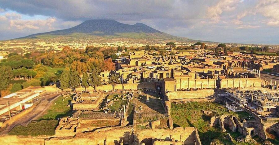Transfer from Positano to Naples & 2hr stop at Pompeii site - Positano to Naples, With Pompeii Right in the Middle