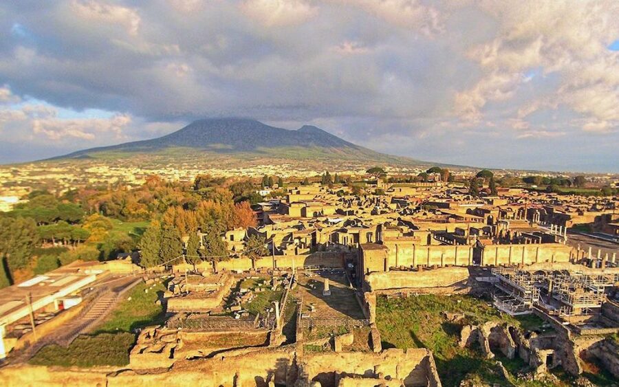 Transfer from Positano to Naples & 2hr stop at Pompeii site - Price and What You’re Really Paying For