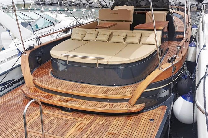 Transfer to Capri from Airport - Price and value: what $3,592.56 buys you (up to 8)
