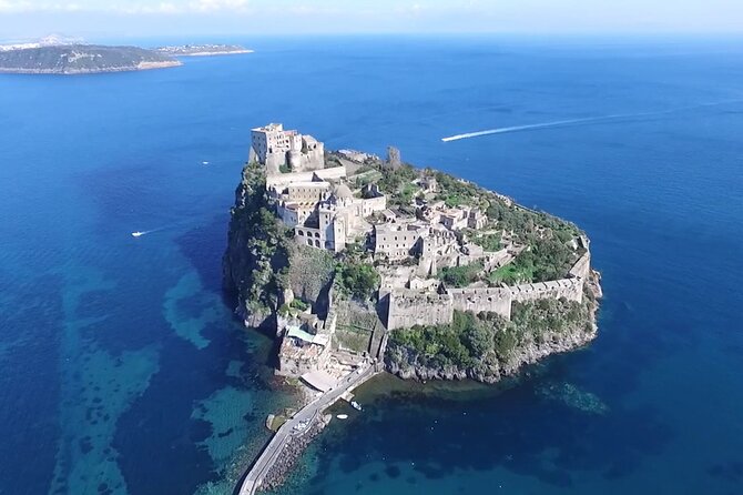 Visit to the Aragonese Castle Borgo di Celsa - Castello Aragonese: a fortress tour that doubles as a workout