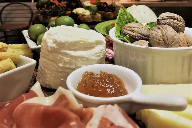 Wine and Food Tasting in Naples Italy - A “Real Bar” Feel: Why the Host Matters